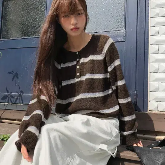 원더원더  트센 스트라이프 버튼 헨리넥 긴팔 니트 새상품