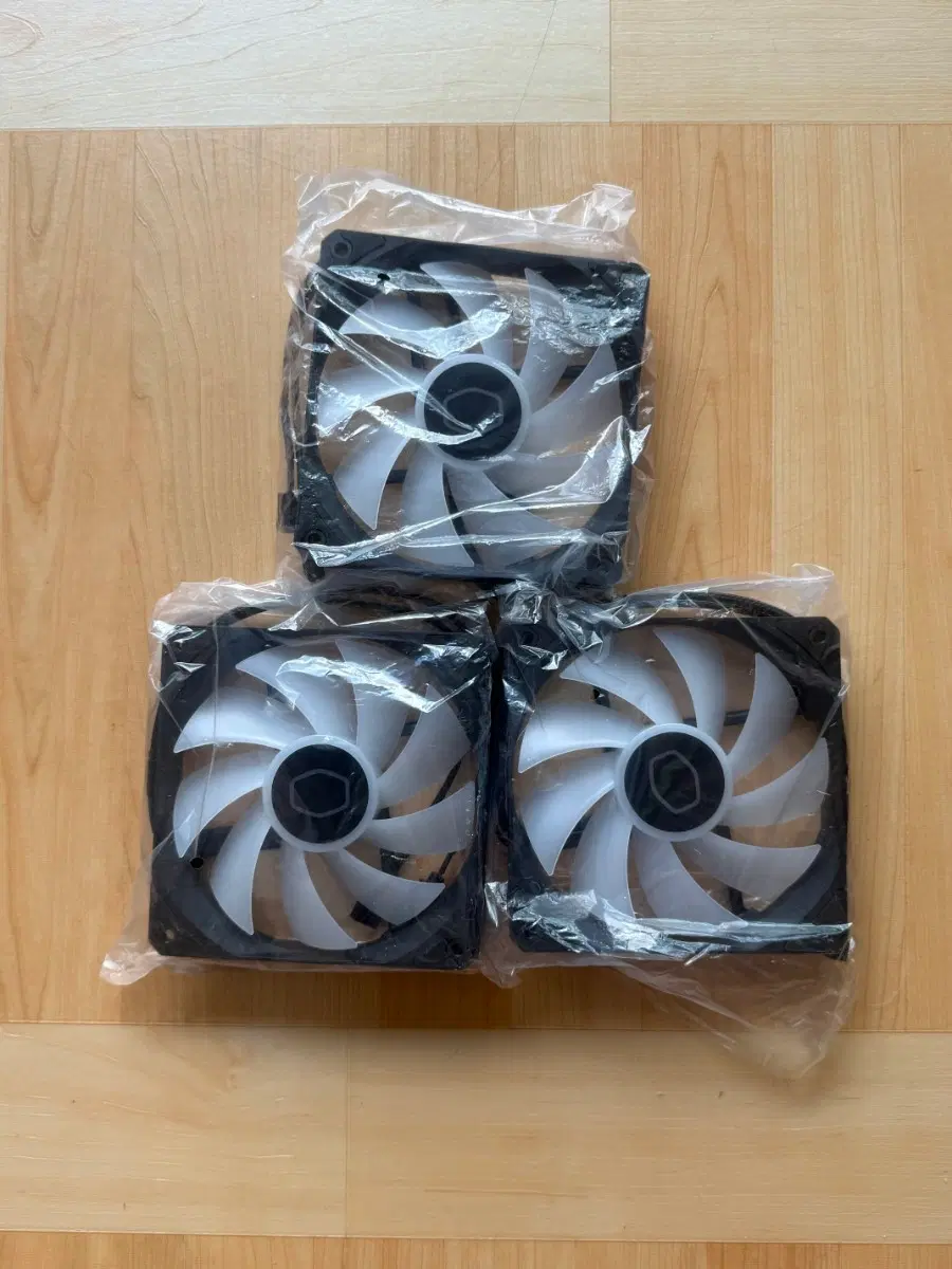 쿨러마스터 SickleFlow 120 ARGB 쿨링팬 3개.미사용