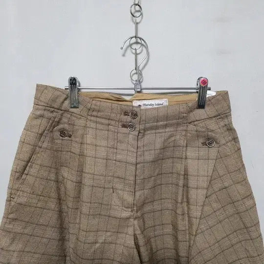 0188) 써스데이아일랜드 여성 체크 반바지 S