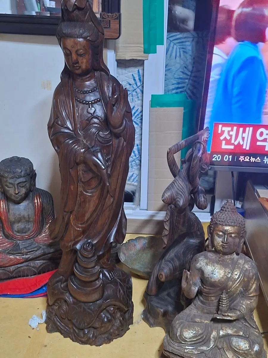 흑단 목조 관세음보살상 92센치