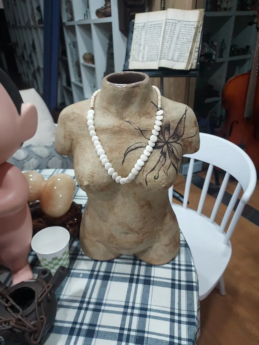 빈티지 여인상 도자기