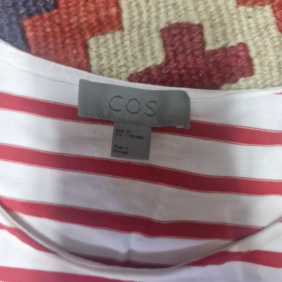 COS 단가라 반팔티 화이트/레드