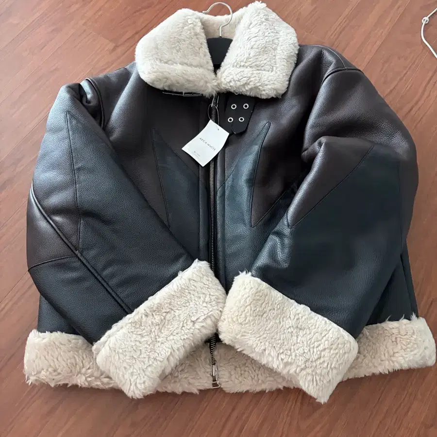 AECA WHITE FIRE FAUX MOUTON JACKET - BEIGE (L) 새상품 판매