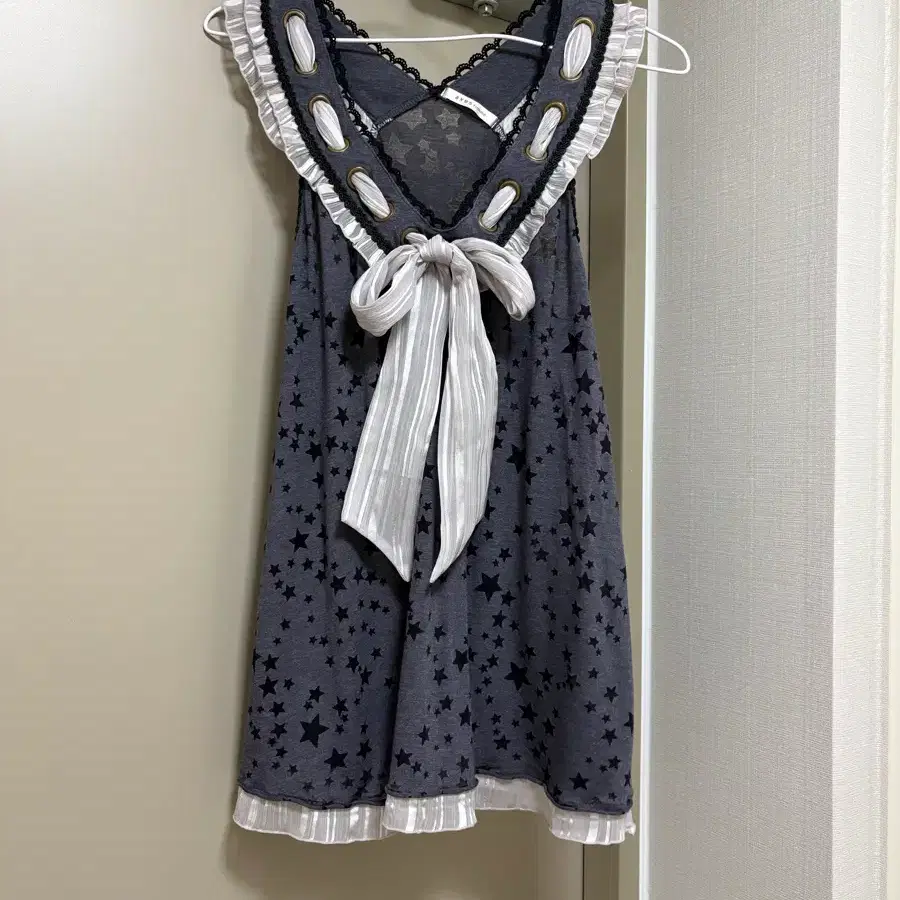 엑시즈팜 Axes femme lace star pattern sleeveless