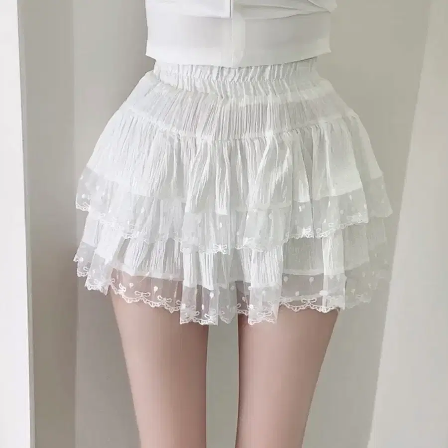 에이블리 리본레이스 캉캉프릴 밴딩 미니스커트