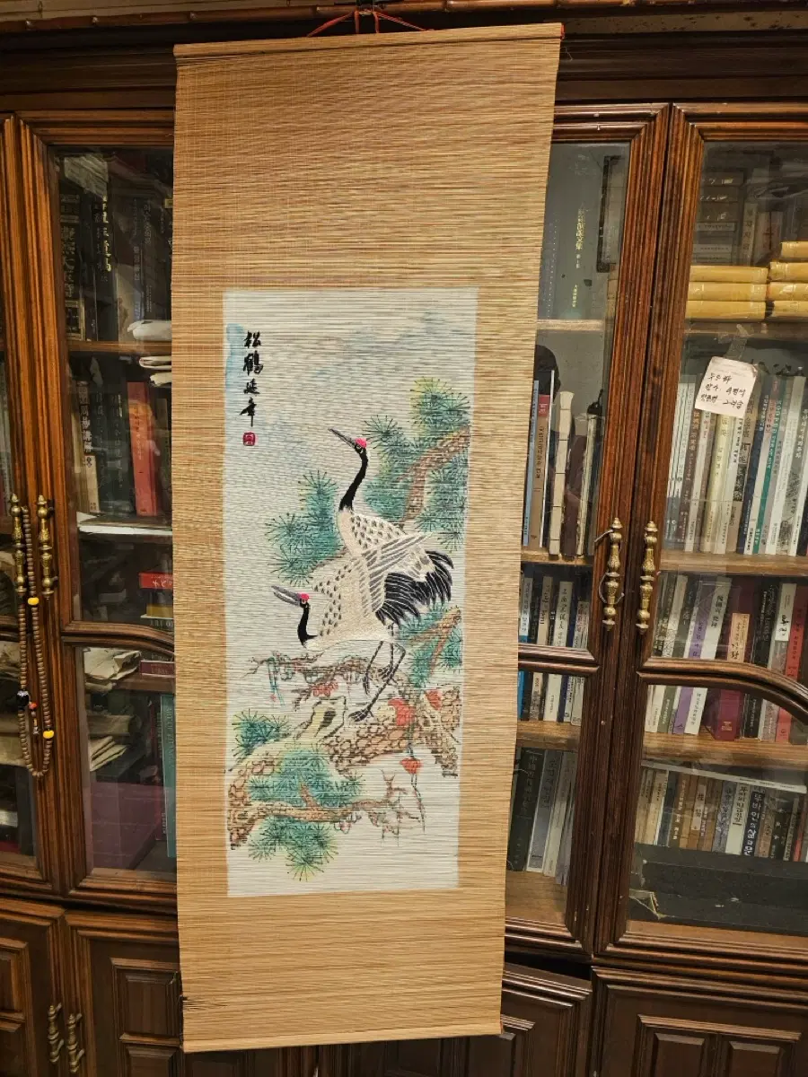 송학 자수 작품.