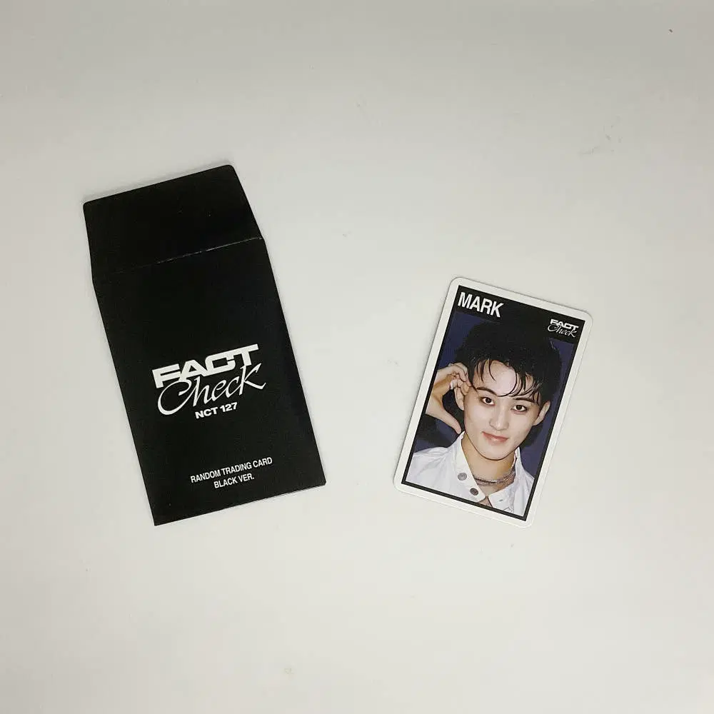 엔시티127 마크 팩트체크 목동 팝업스토어 포토카드 포카 블랙 NCT127 MARK FACT CHECK POP UP PHOTOCARD BLACK_1