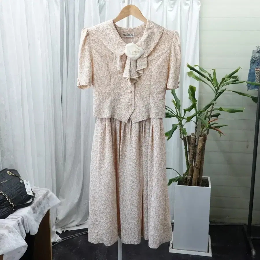 빈티지  플라워 코사지 빅카라 원피스 2258