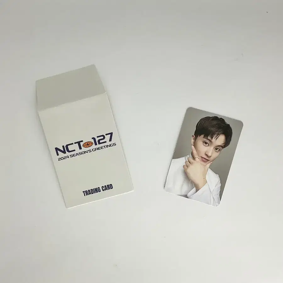 엔시티127 마크 2024 시즌그리팅 포토카드 B_1 NCT 127 MARK 2024 SEASON'S GREETINGS PHOTOCARD B_1
