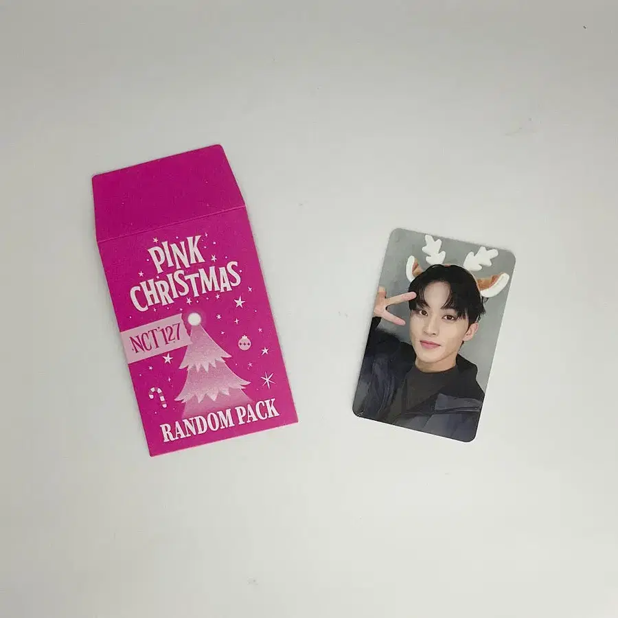 엔시티127 마크 2023 핑크 크리스마스 포토카드 포카2 NCT127 MARK 2023 PINK CHRISTMAS PHOTOCARD 2