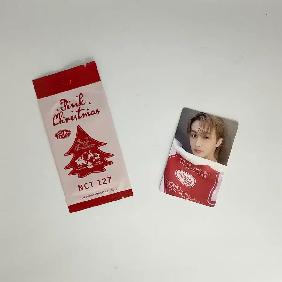 엔시티127 마크 2024 핑크 크리스마스 포토카드 포카1 NCT127 MARK 2024 PINK CHRISTMAS PHOTOCARD 1