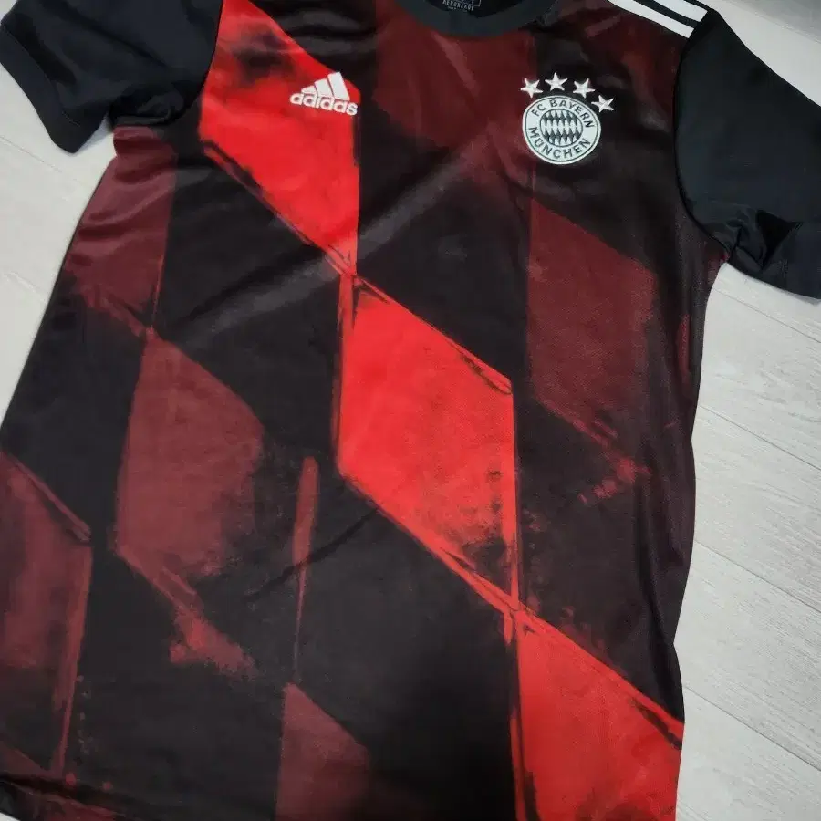 아디다스 FC 바이에른 뮌헨 유니폼 트레이닝 탑 축구 저지