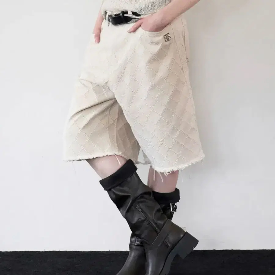 락케이크 버뮤다 Diamond Punching Bermuda Pants - Beige
