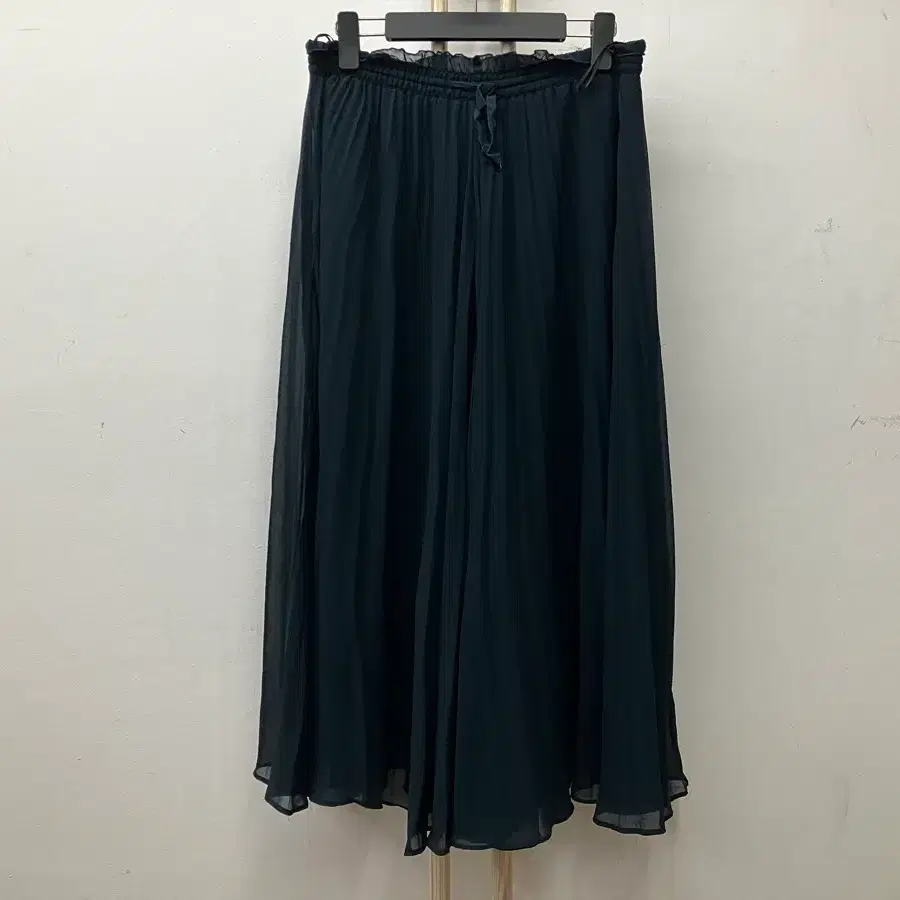자라(ZARA) 쭈글이 스커트 EUR-S