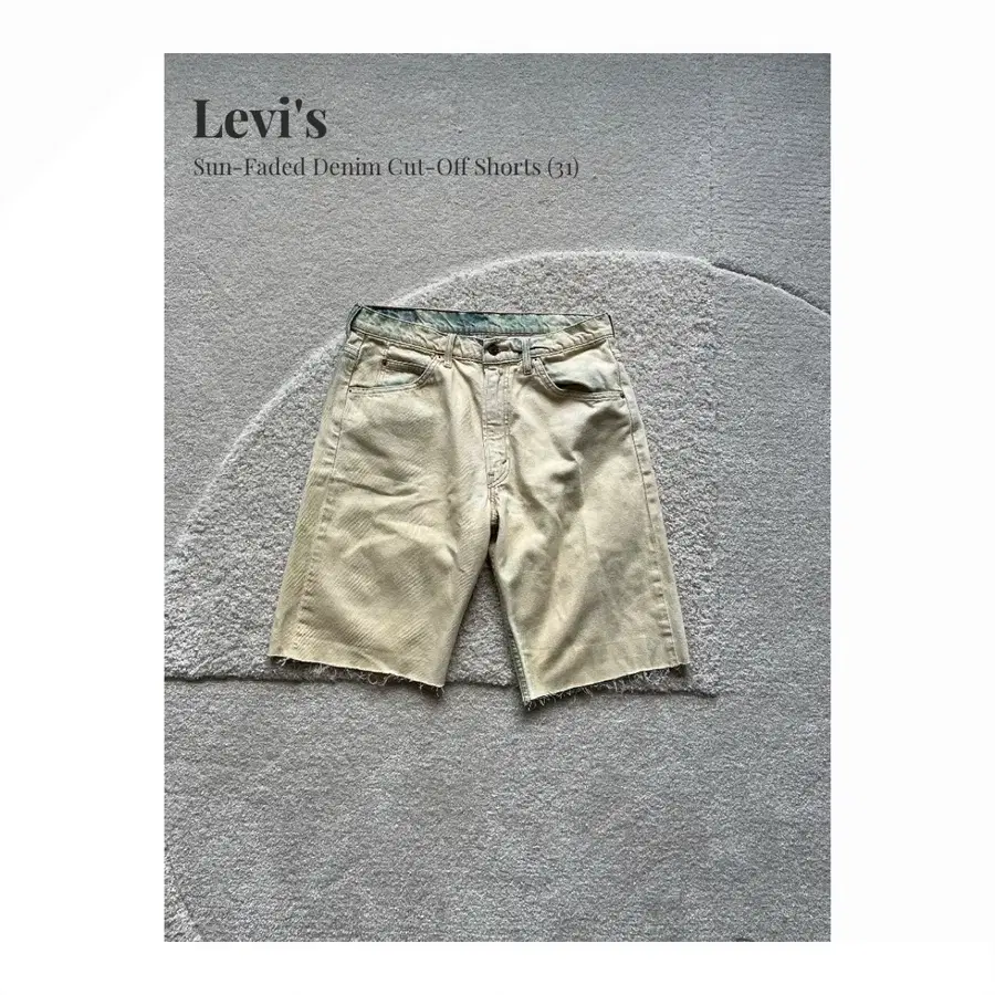 Levi's 선페이디드 데님 컷오프 쇼츠 (31)