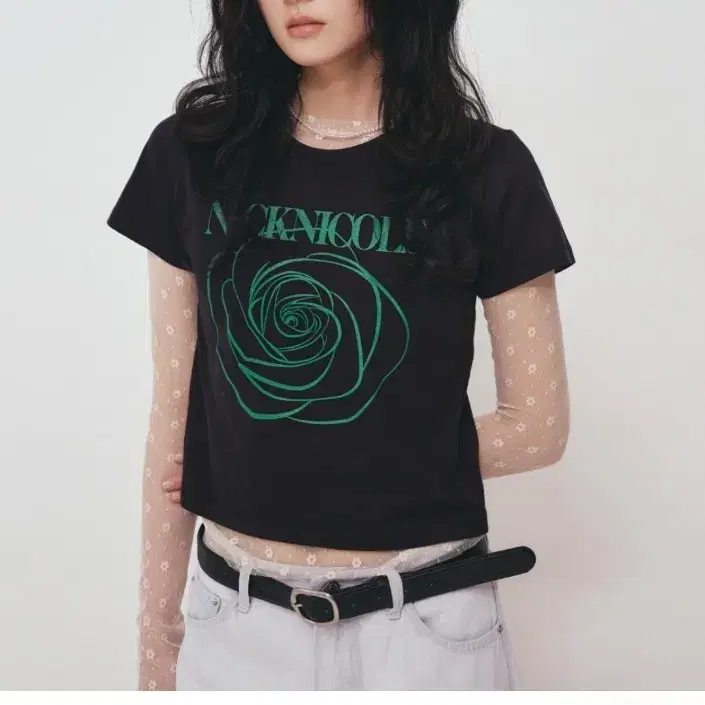 닉앤니콜 크롭 반팔 티셔츠