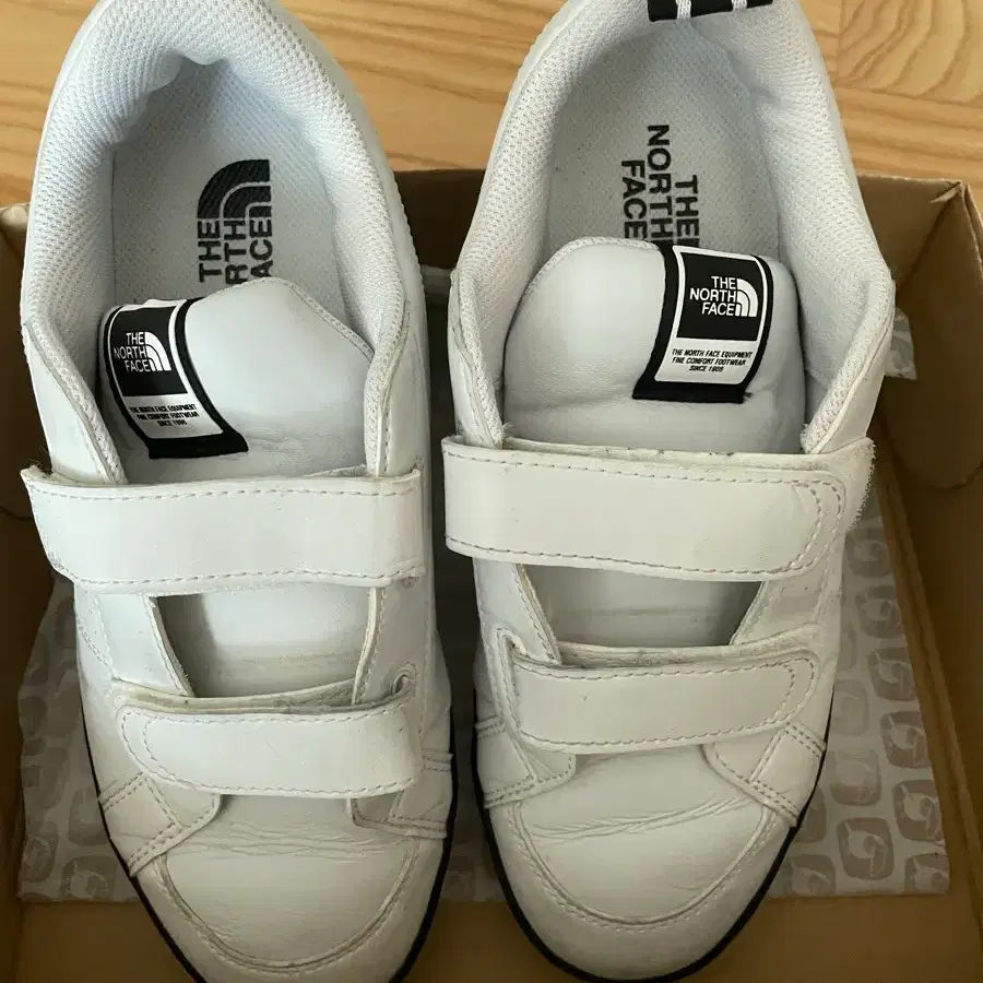 노스페이스 키즈 운동화 흰색 벨크로