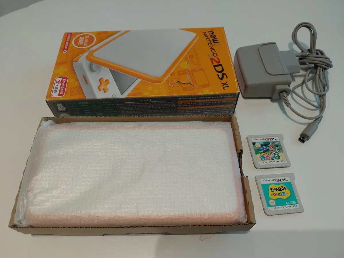 뉴 new 닌텐도 2DS XL 화이트 오렌지 S급 포켓몬 뱅크 AR서처 친모아 튀동숲