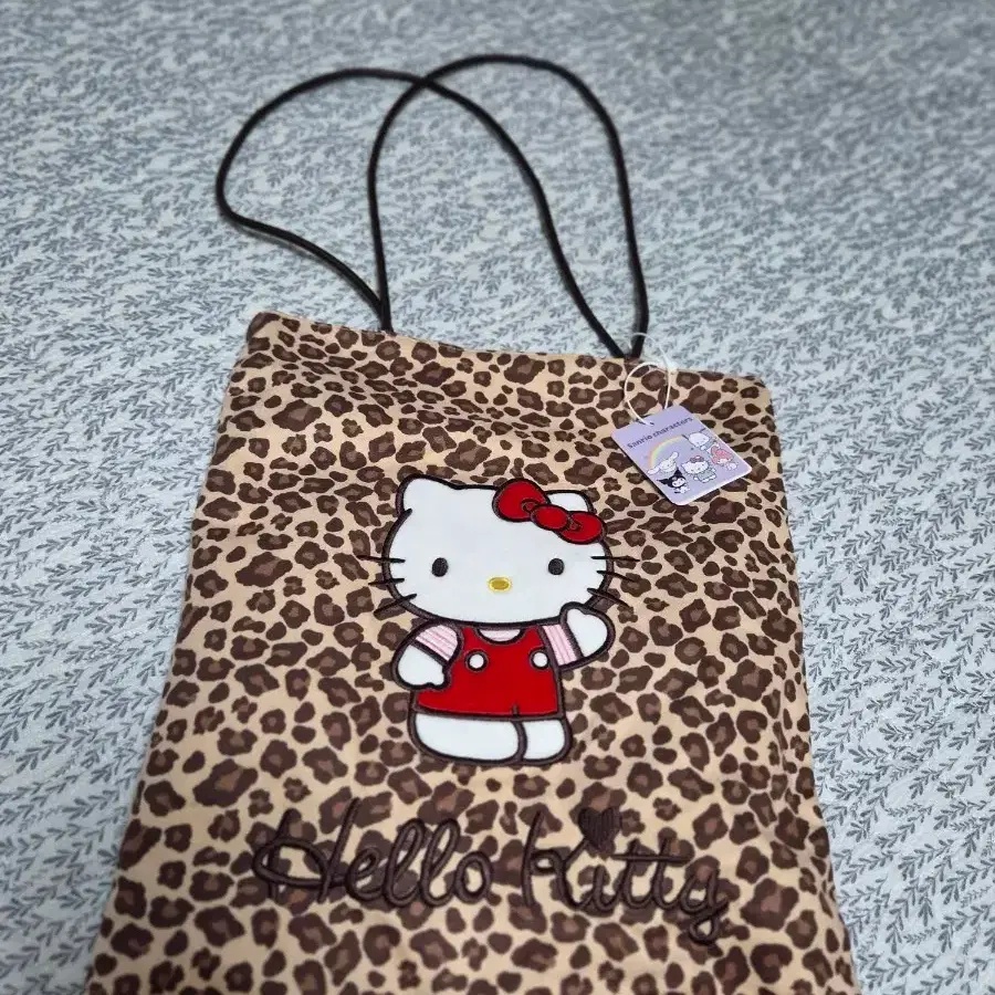 헬로키티 레오파드 무늬 에코백