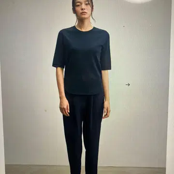Soeju 턱 팬츠 네이비