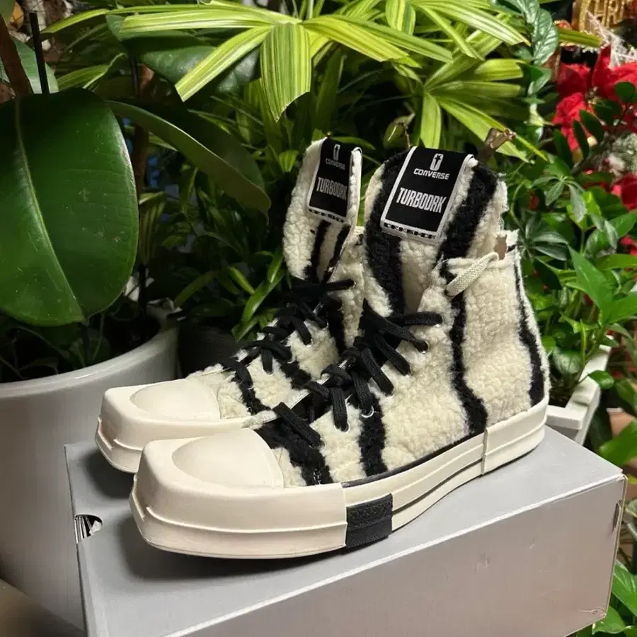 릭오웬스 다크쉐도우 척70s hi (US 9.5)