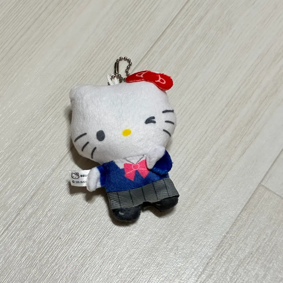 키티 가챠 교복 키링