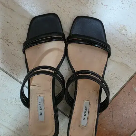 인텐스 샌들 블랙