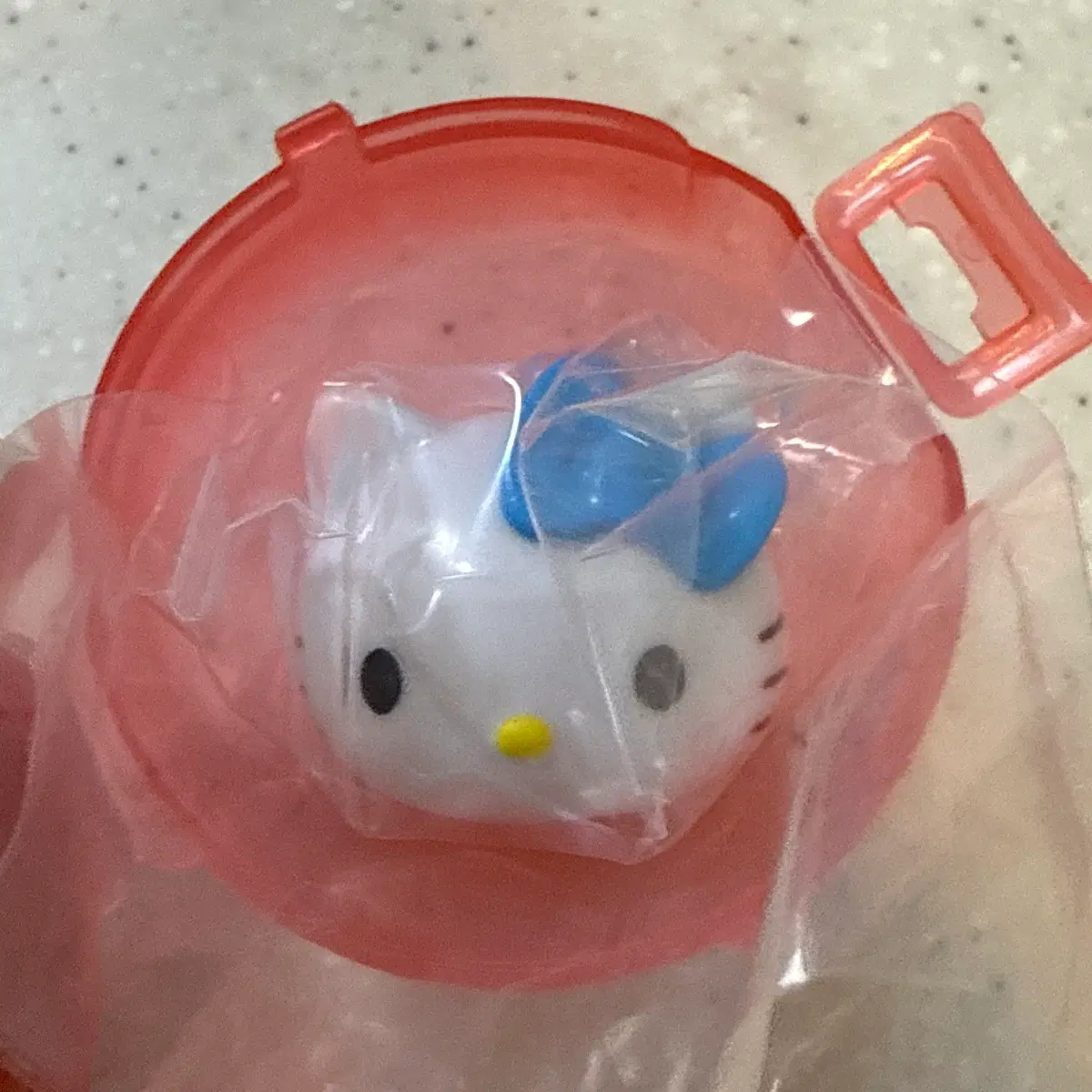 헬로키티 반지 가챠