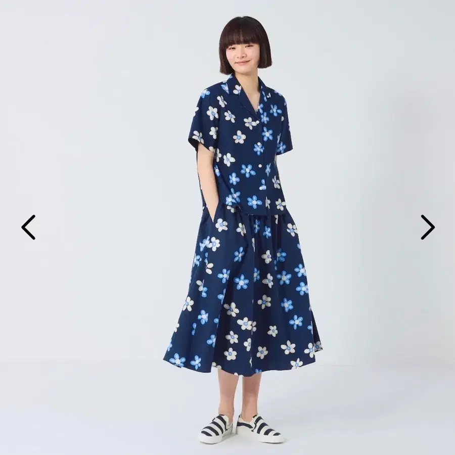 유니클로 마리메꼬 리넨블렌드오픈칼라셔츠 68blue M사이즈