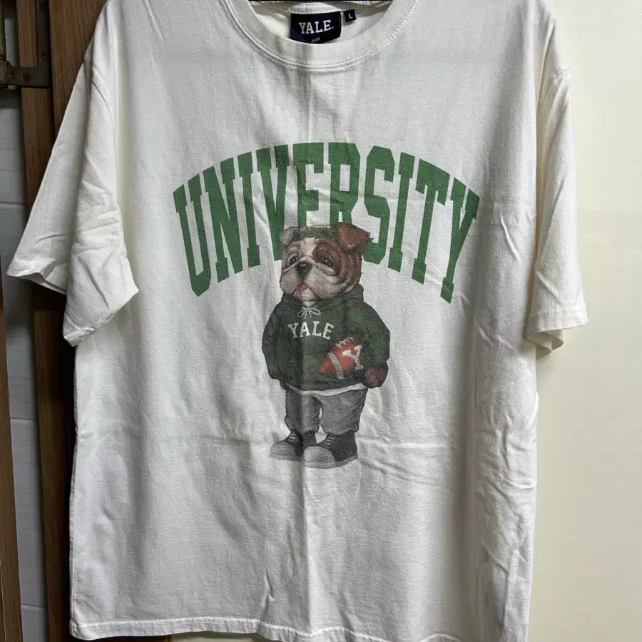 Yale 반팔티