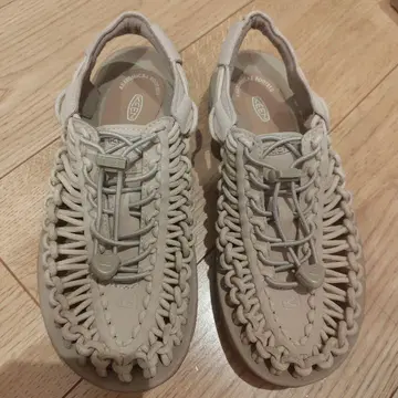 KEEN UNEEK 샌들 베이지