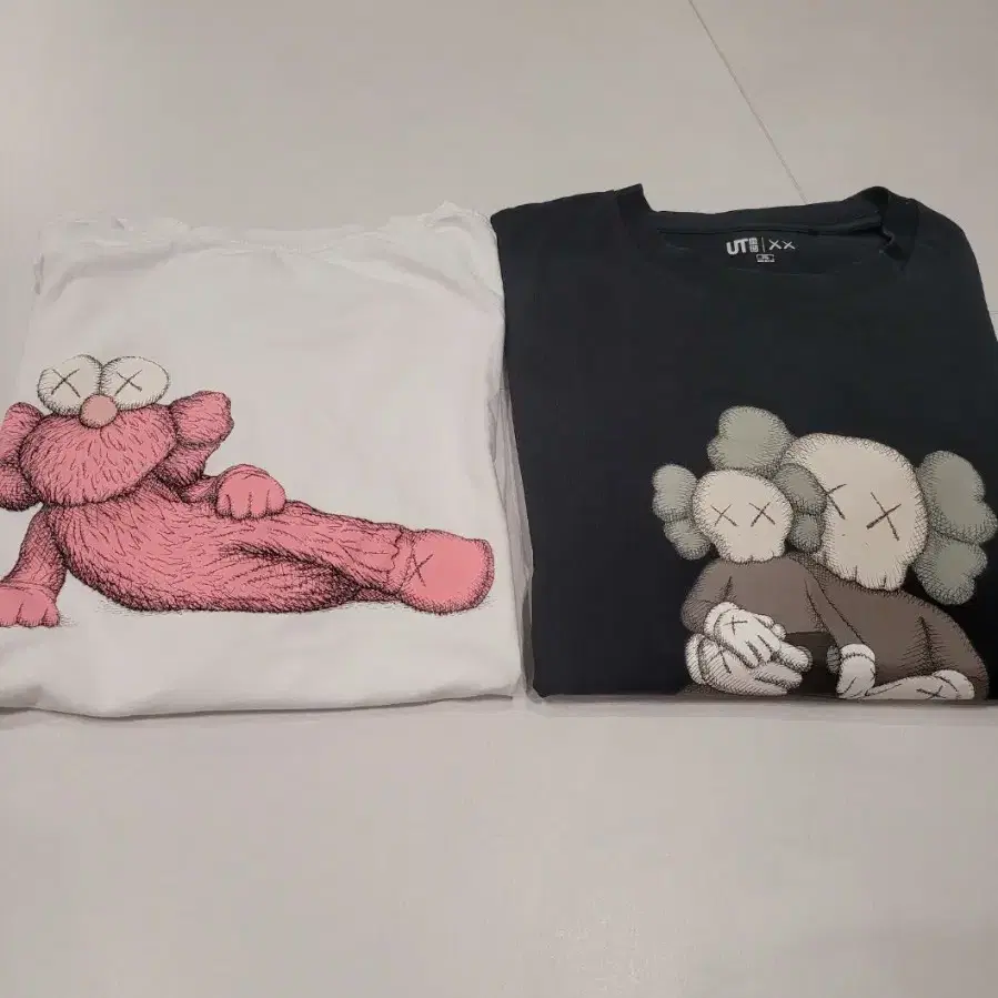 3XL 유니클로 x 카우스(KAWS) 콜라보 티셔츠 2종 일괄 판매