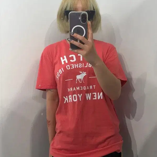M 아베크롬비 앤 피치 레드 반팔 티셔츠