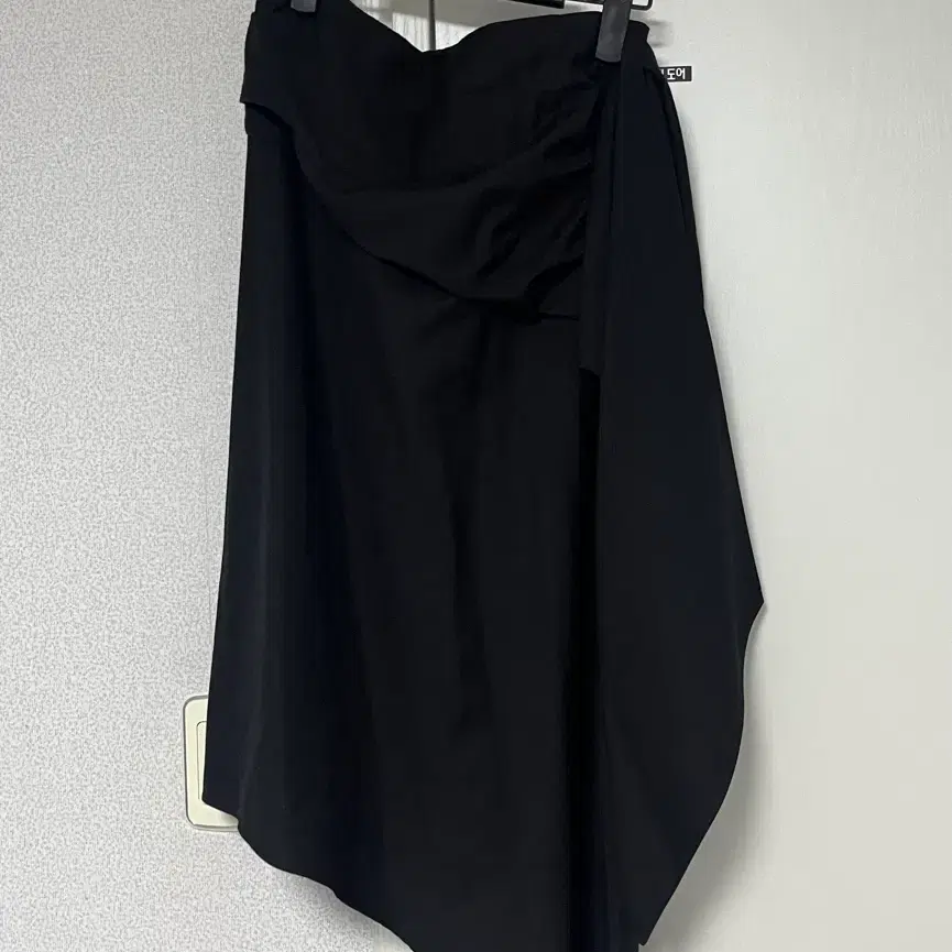 Lea 르에 언발란스 스커트