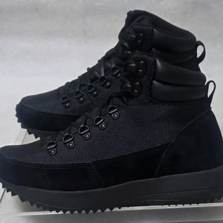 노스페이스 NORTH FACE 타코마 스니커즈 미드 여성 235