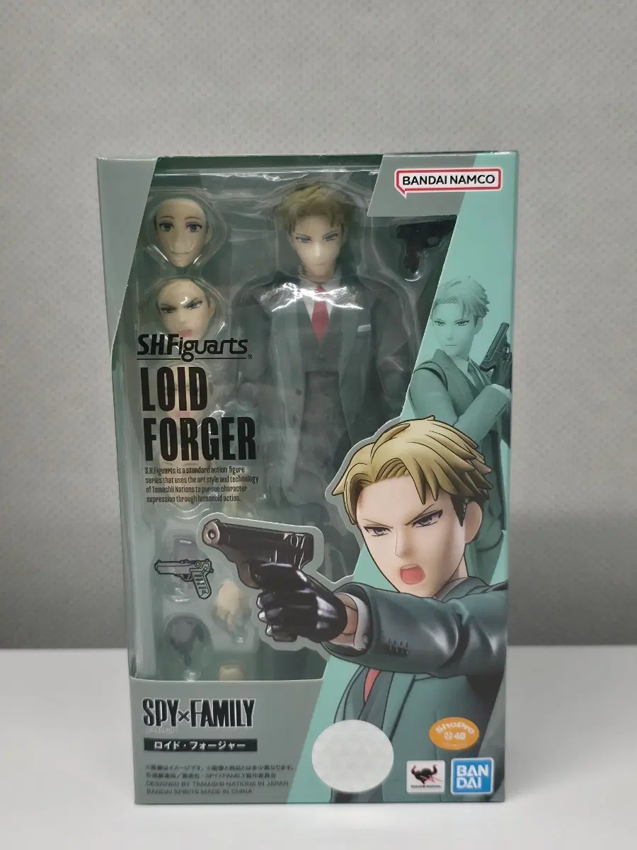 shf 스파이 패밀리 로이드 포저 액션 피규어 판매합니다