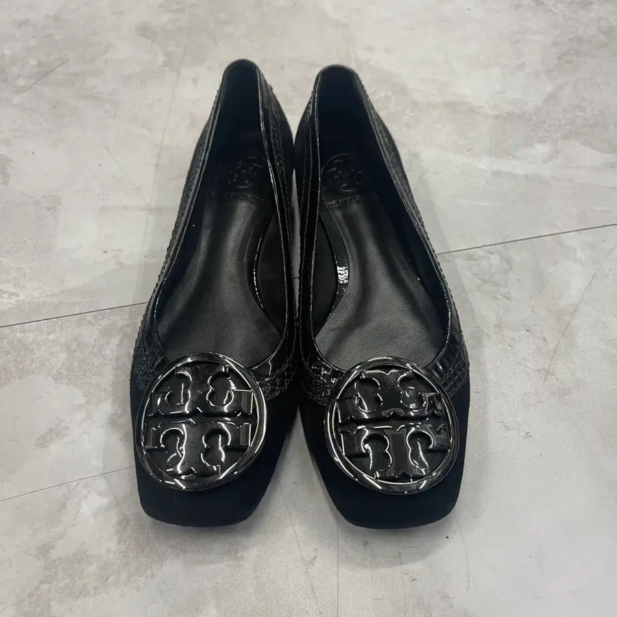 토리버치 Tory Burch 스웨이드 발레 플랫 슈즈