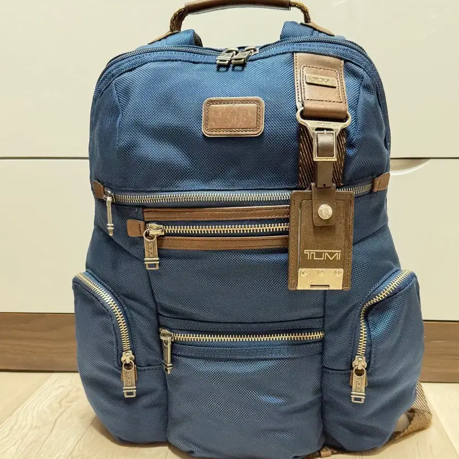투미(TUMI) 알파 브라보 (Alpha Bravo) 녹스입니다