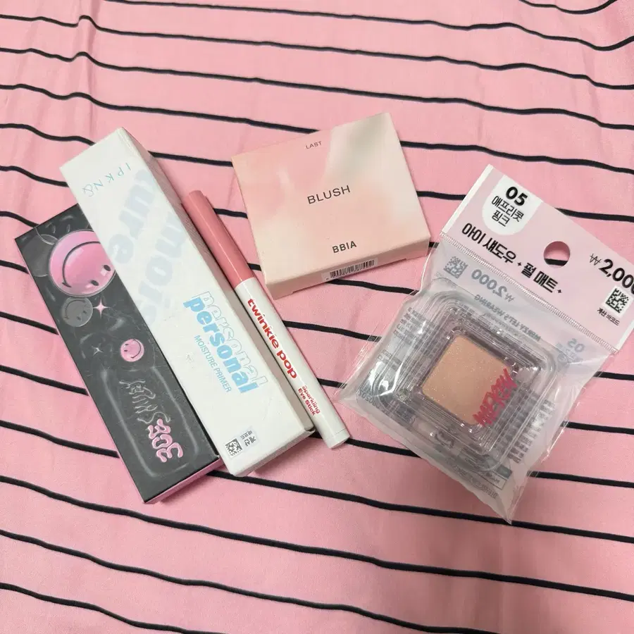 입큰 톤업 프라이머, 삐아 블러셔,다이소 아이섀도우/스틱 일괄