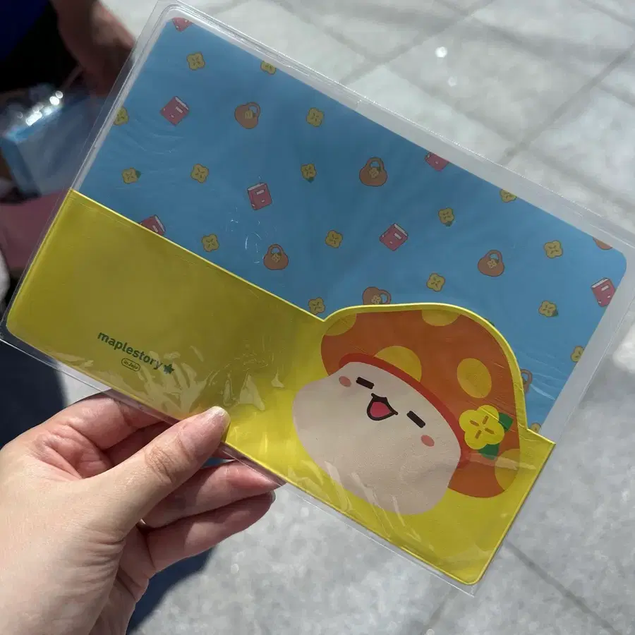 메이플스토리 제주한정 주황버섯 여권케이스