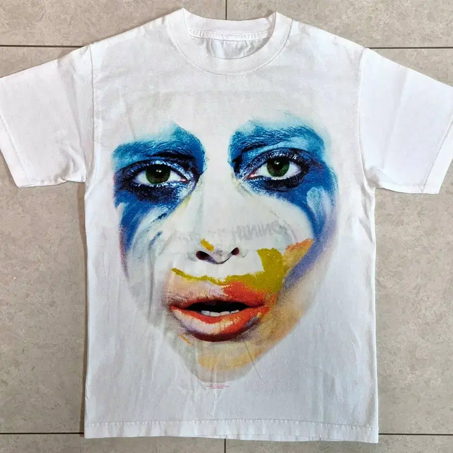 Lady Gaga artRAVE: The ARTPOP Ball Tour Graphic T-Shirt (S)