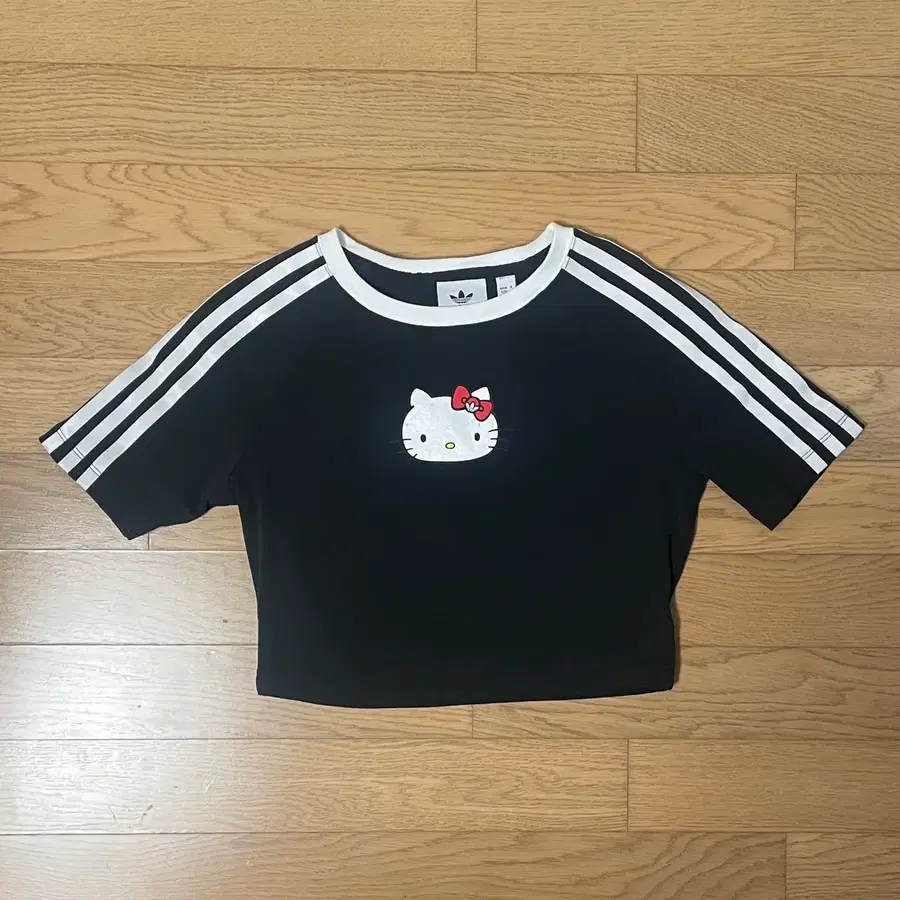M / 아디다스 adidas 오리지널 헬로키티 콜라보 크롭 티셔츠