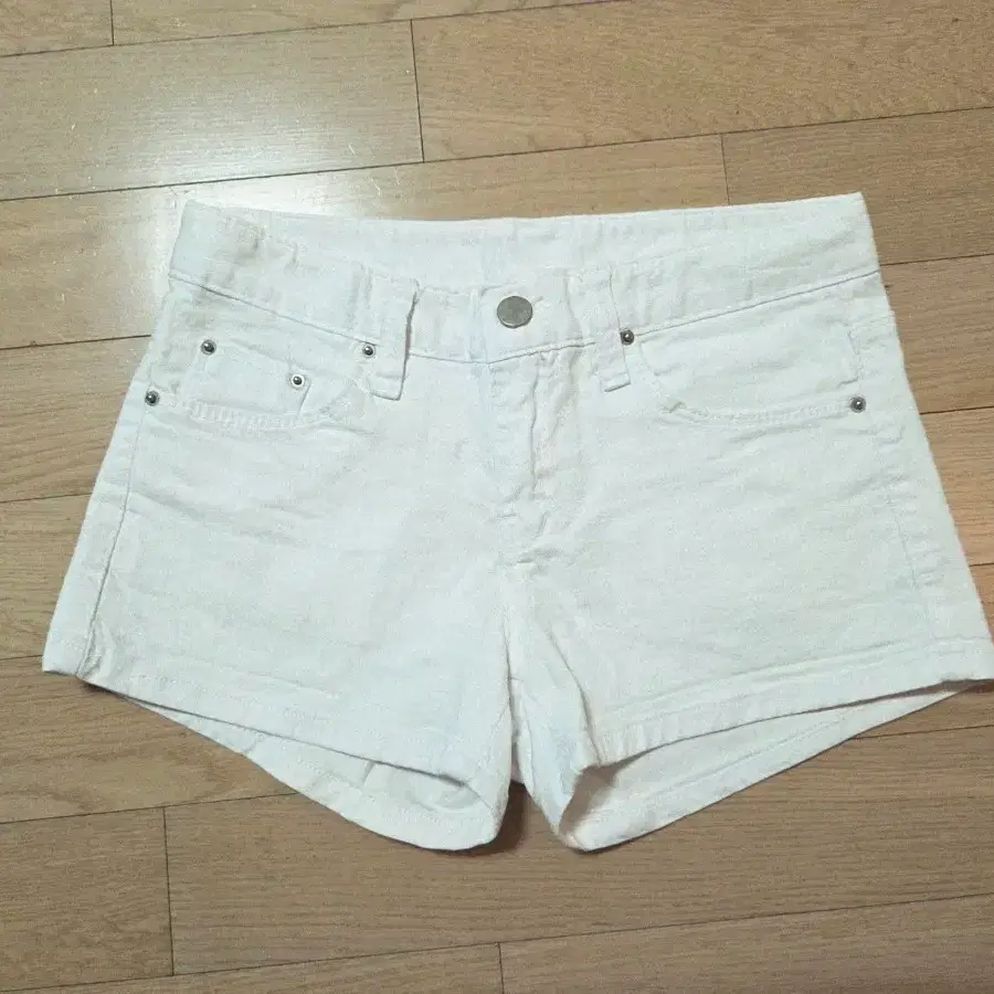 아이보리 숏반바지