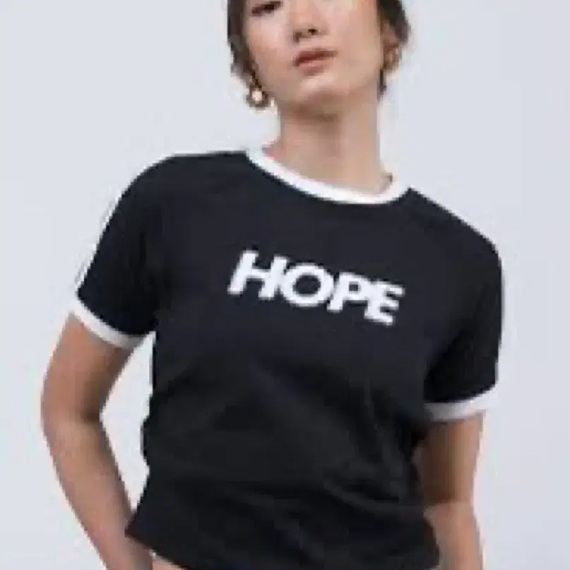 에이블리 반팔 티셔츠
