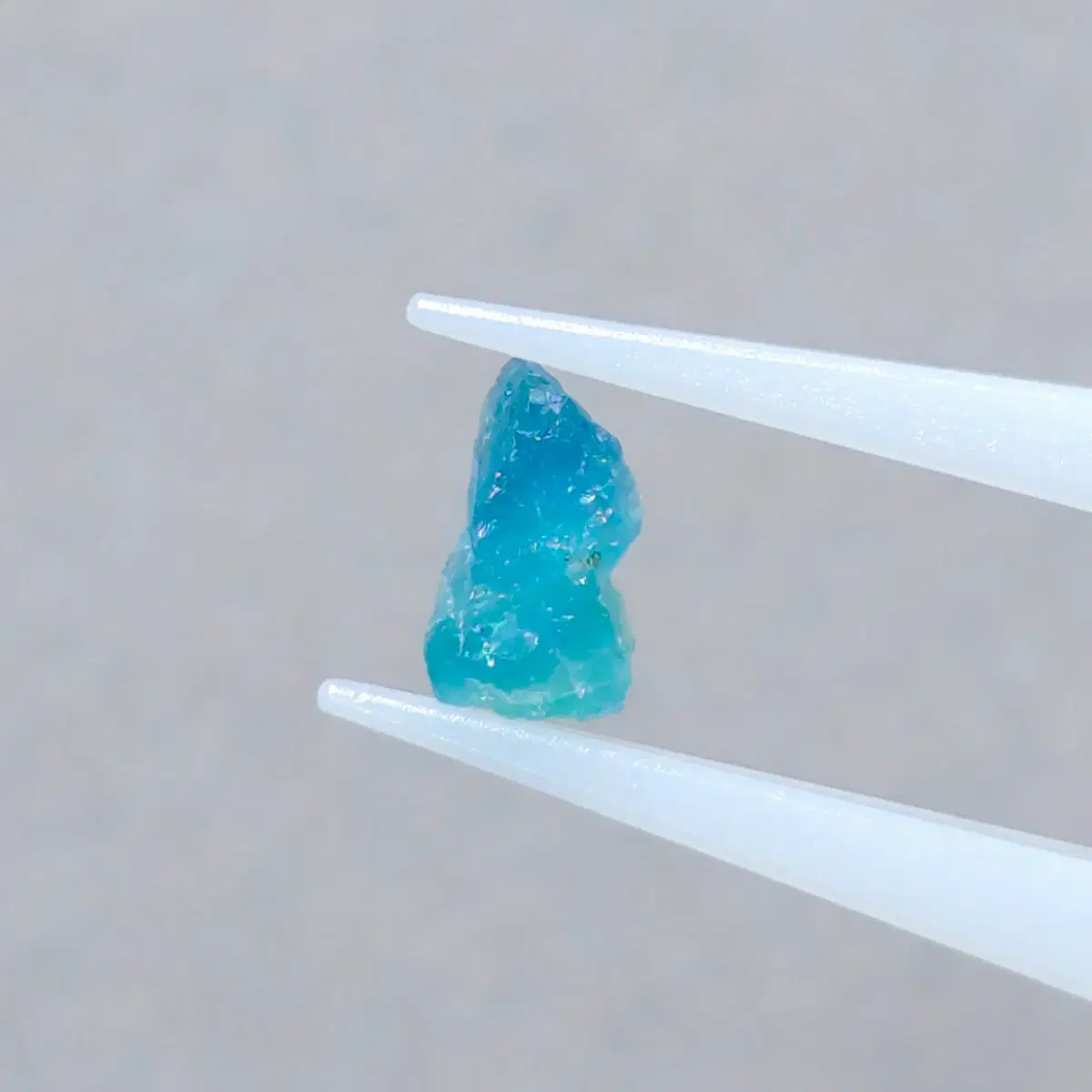 아프가니스탄 하우윈 하우인 러프 0.36ct 제니스젬 66번