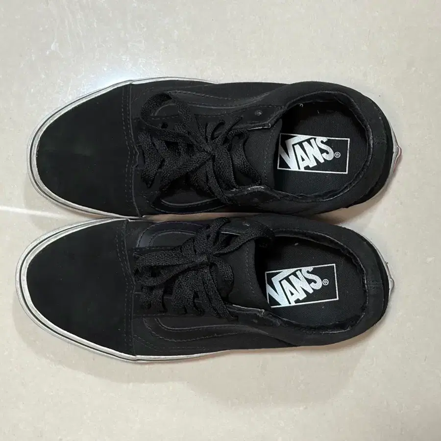 [VANS] 반스 230 운동화230 검정신발 검정운동화 블랙
