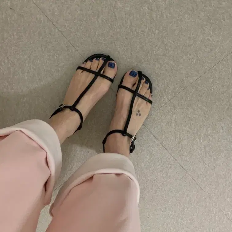 세레나 쪼리샌들 230 엔티크제이