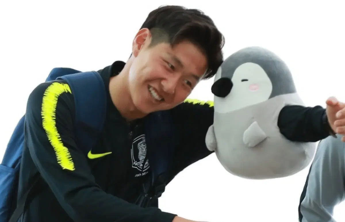 이강인 펭귄인형