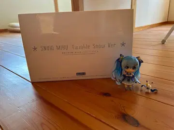 넨도로이드 하츠네 미쿠 유키 미쿠 Twinkle Snow Ver. WF2017