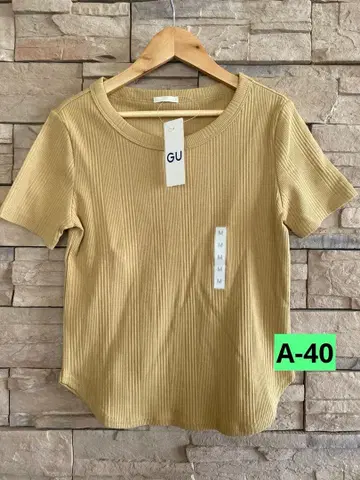 A-40 GU 랜덤 리브 컴팩트 T 반팔 베이지 M 택 포함 새상품